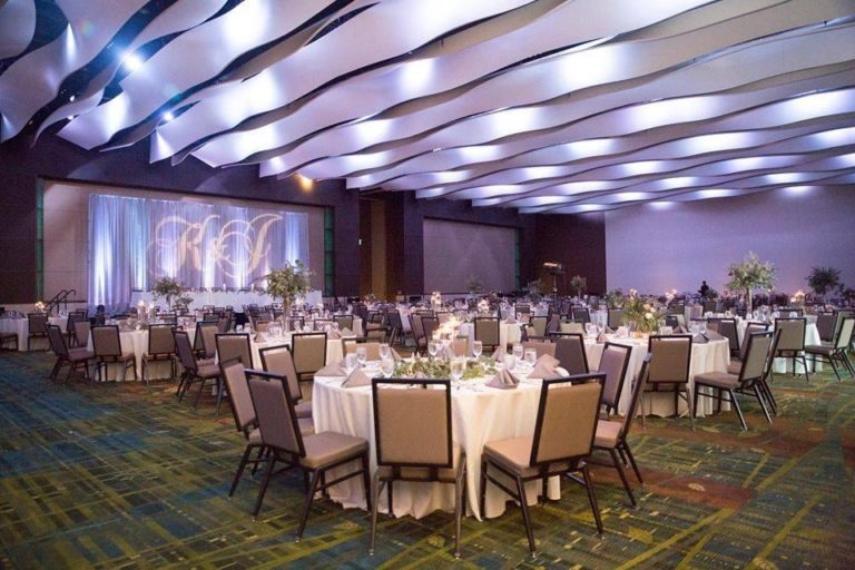 doubletree by hilton hotel cedar rapids wedding venue