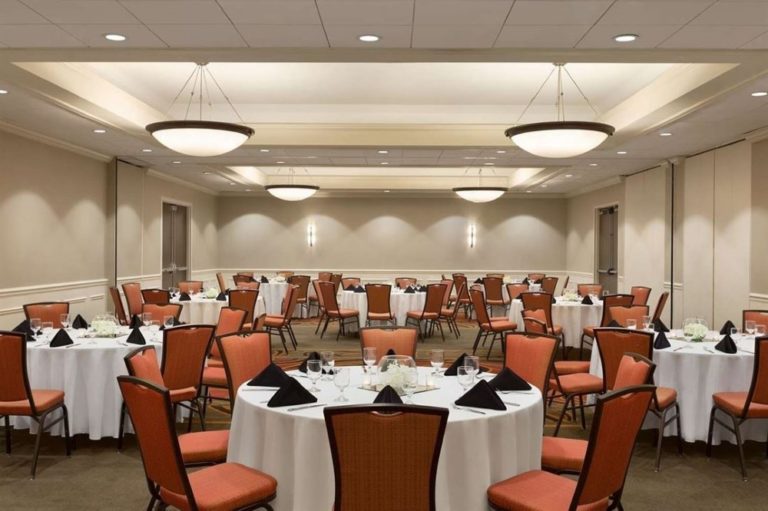 doubletree by hilton hotel hartford bradley airport wedding venue