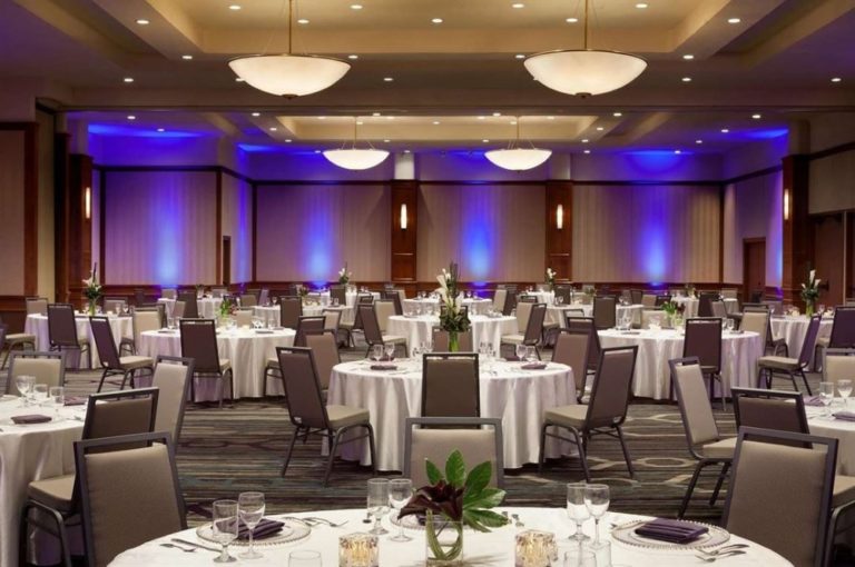 doubletree by hilton hotel minneapolis wedding venue