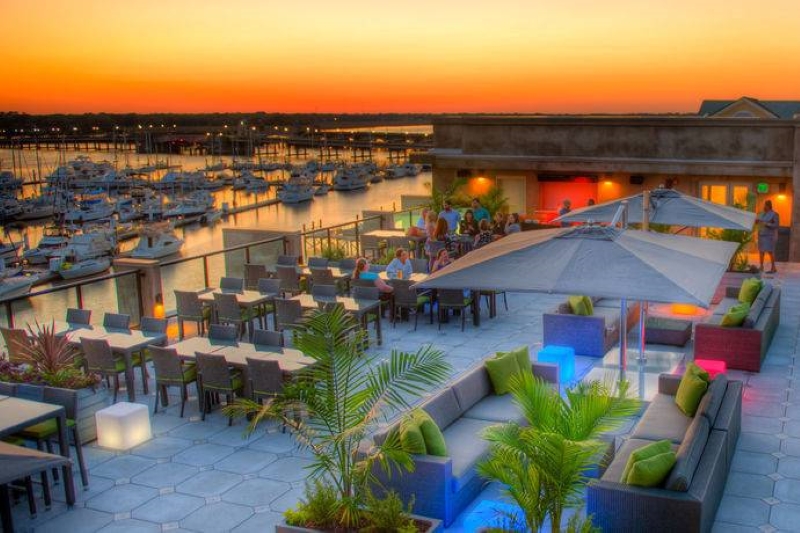 Hilton Garden Inn Charleston Waterfront / Downtown