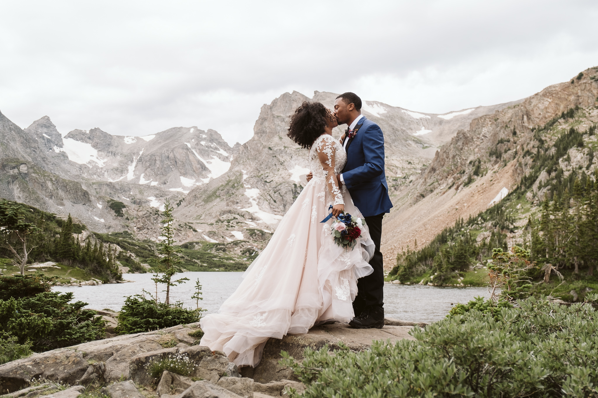 oliver ayesha elopement