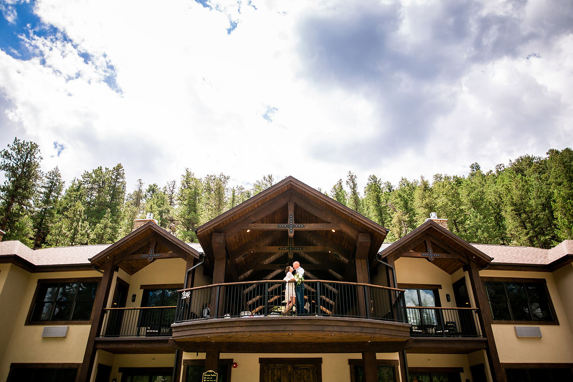 Stream Suites at Inn on Fall River