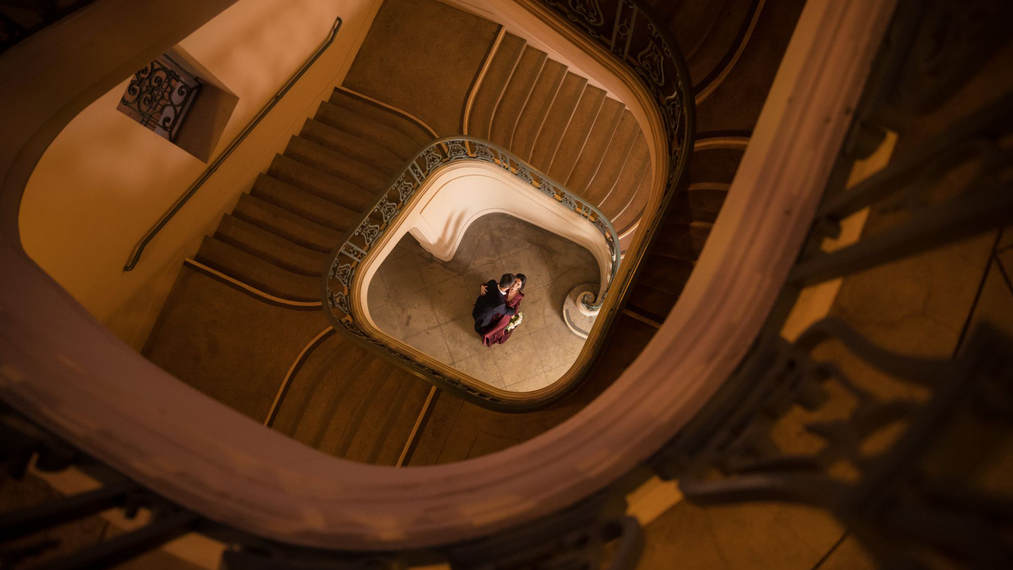 15+ Staircase Photoshoot Examples for Your Inspiration