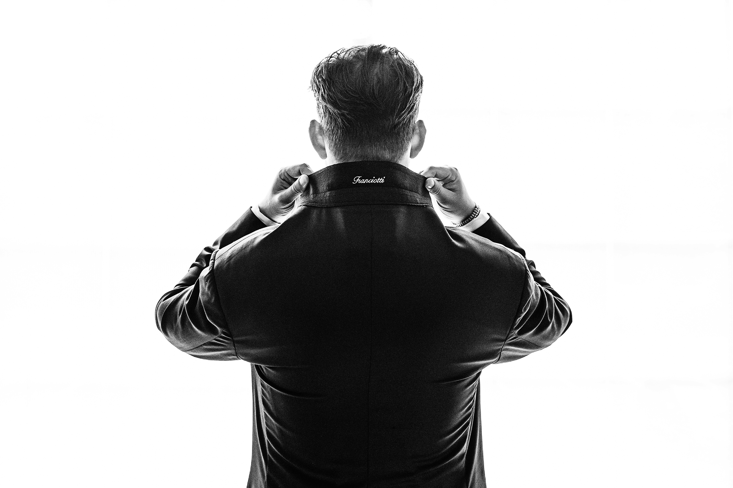 25+ Groom Photos for Your Inspiration