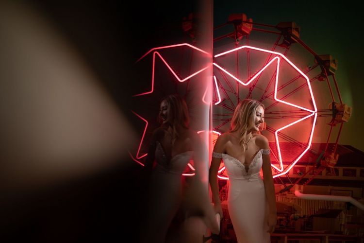 25+ Examples of Using Flash Grids in Wedding Photography