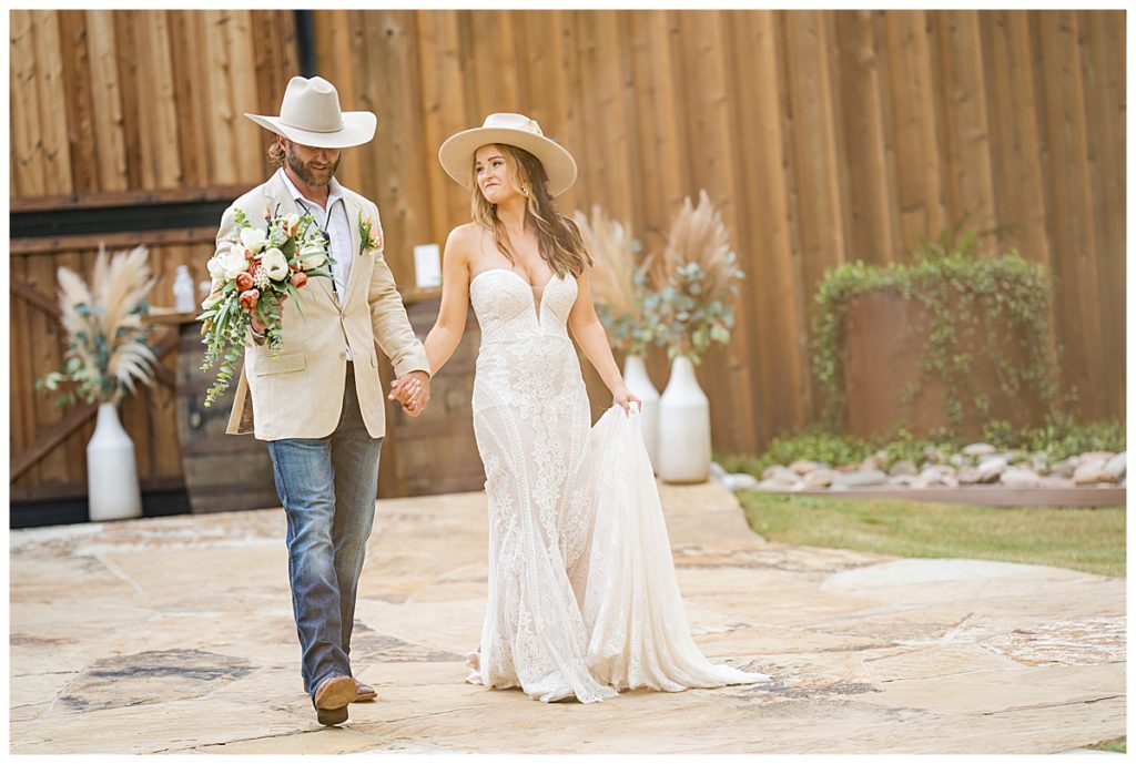 Whispering Oaks Wedding Venue