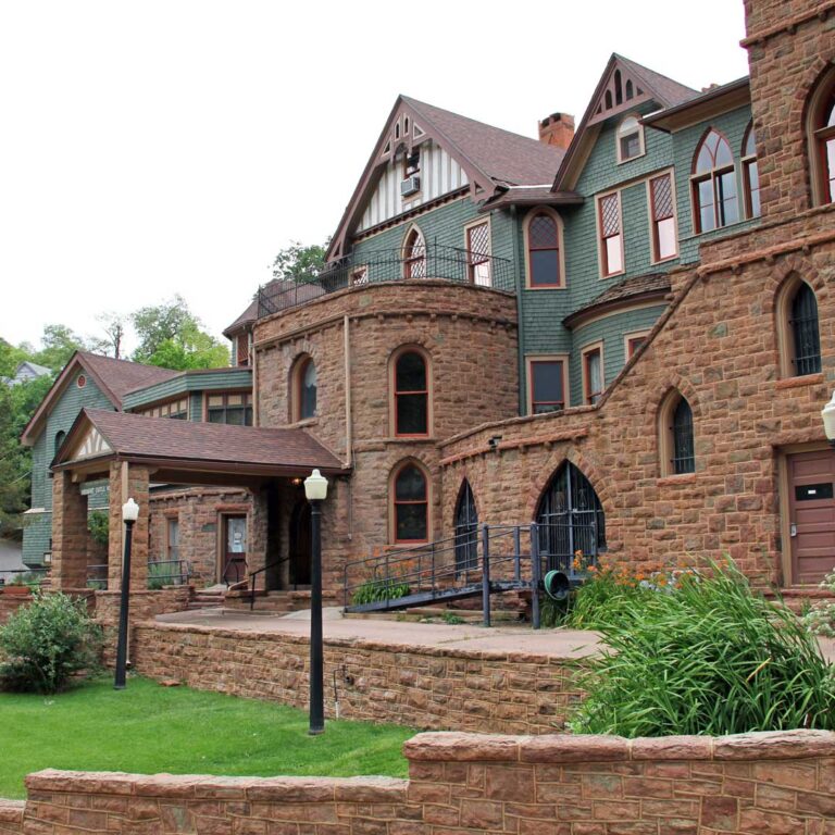 Miramont Castle Museum