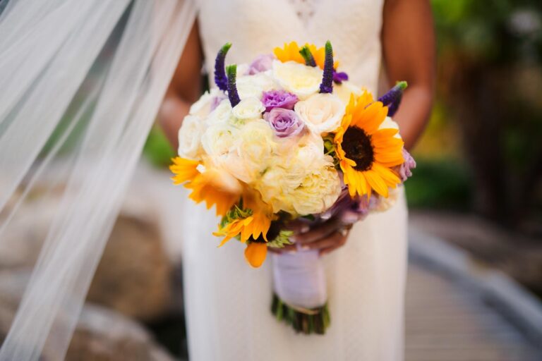 30+ Pictures of Beautiful Wedding Bouquets