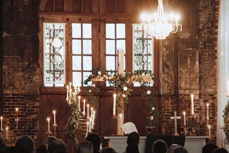 8 Wedding By Candlelight Ideas To Add Magic and Romance