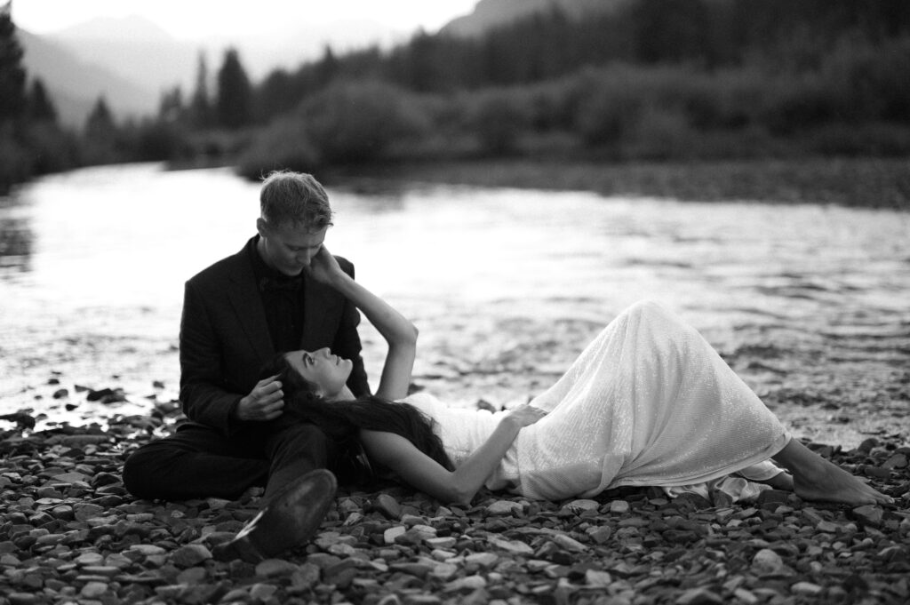 seated-wedding-pose-authentic-collective-02-1024x681.jpg