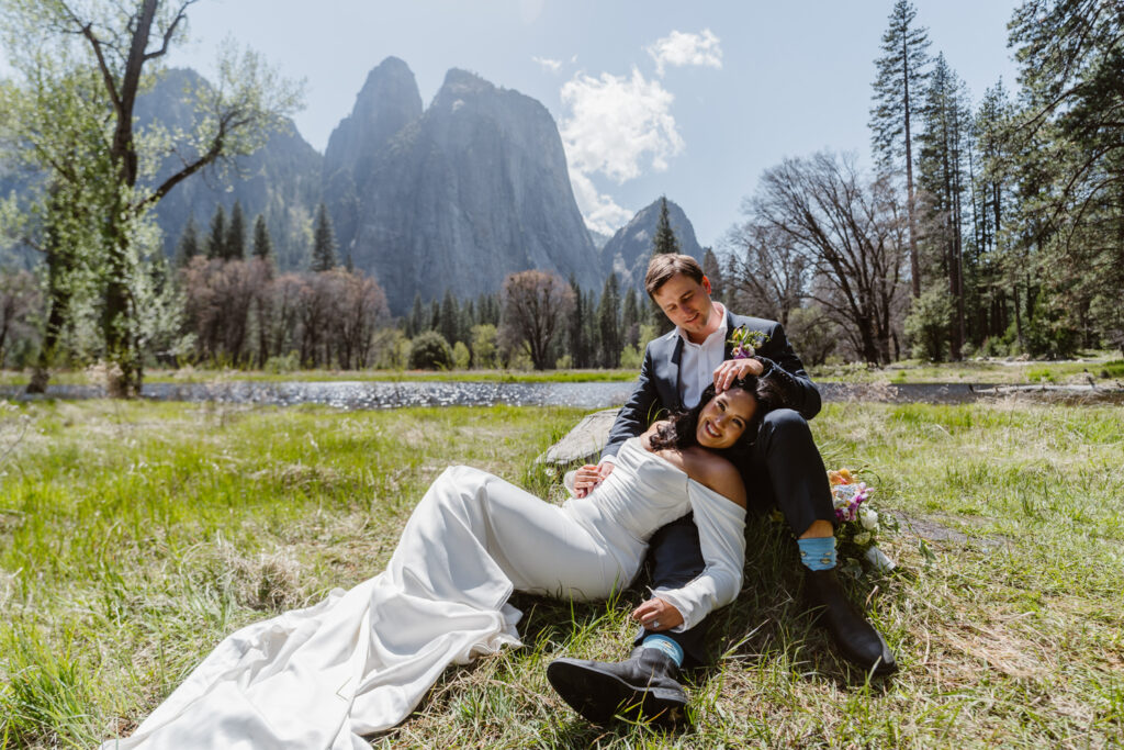 seated-wedding-pose-vows-and-peaks-2-1024x683.jpg