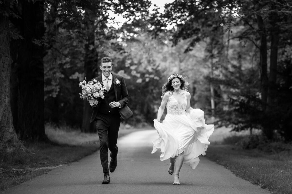 walking-running-pose-andy-sidders-photography-1024x683.jpg