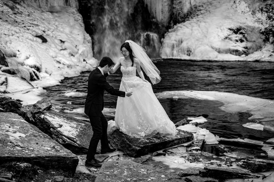 Minnesota winter wedding portrait by Andy Hardman Photography