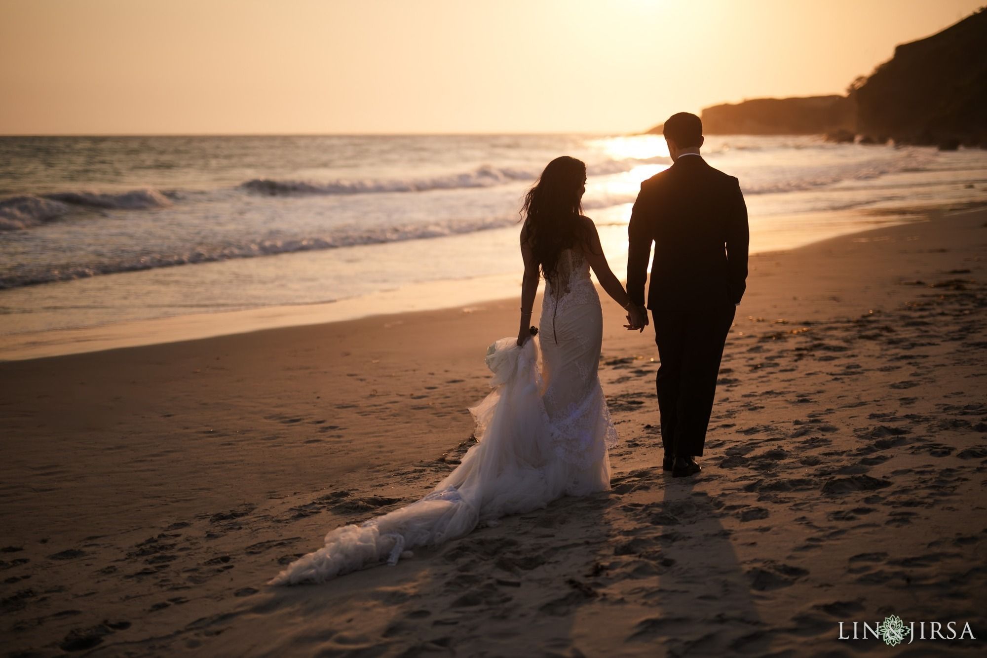 Pose Spotlight: The Walking Away Wedding Photo